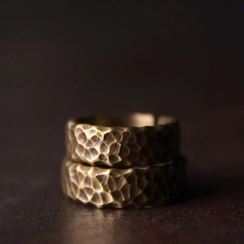 Anello portafortuna in ottone e rame con motivo a rilievo tibetano - Image 12