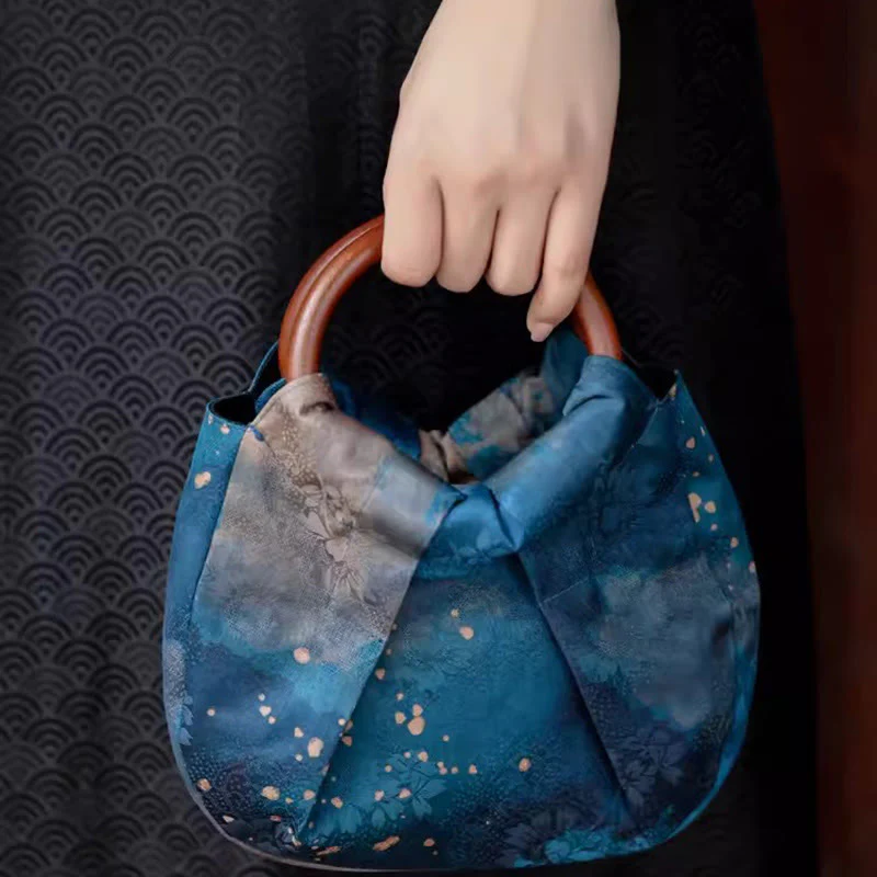 Borsa a mano con manico in legno blu con fiori in jacquard fatti a mano Buddha Stones - Image 13
