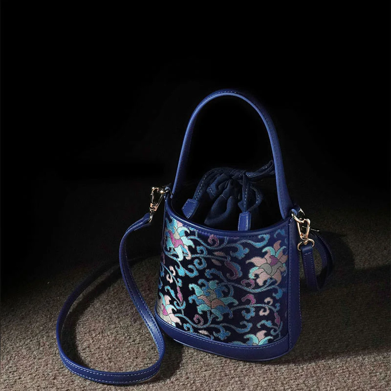 Borsa a tracolla in broccato con rami intrecciati e Buddha Stones , retro, loto, canzone