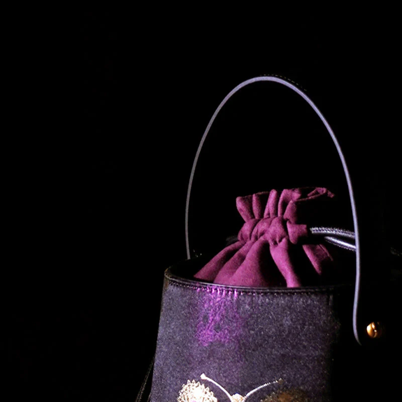 Borsa a tracolla in broccato con scritta "Butterfly Song" di Buddha Stones - Image 6