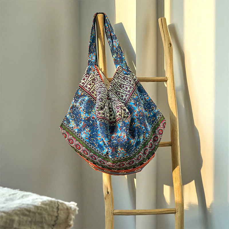 Borsa a tracolla in cotone con motivo a strisce colorate Buddha Stones - Image 2