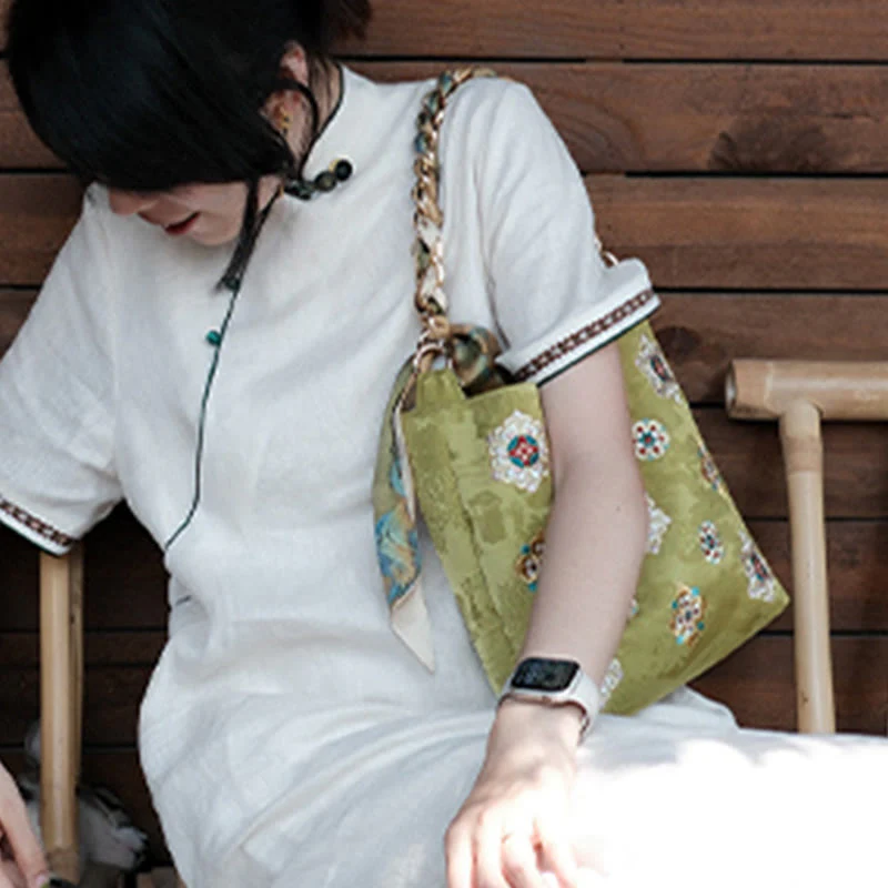 Borsa a tracolla per lo shopping in raso con ricamo Buddha Stones Su Journey - Image 4