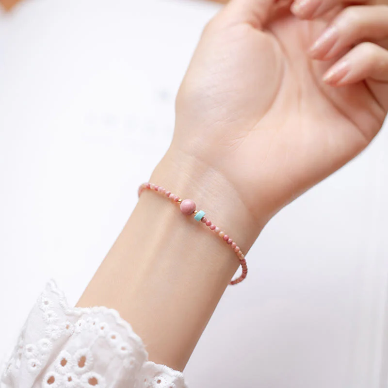 Bracciale a catena con energia amorevole in rodonite naturale placcato oro 14K Buddha Stones - Image 5