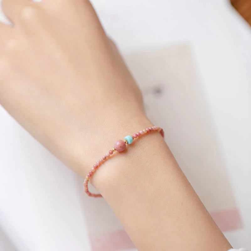 Bracciale a catena con energia amorevole in rodonite naturale placcato oro 14K Buddha Stones - Image 6