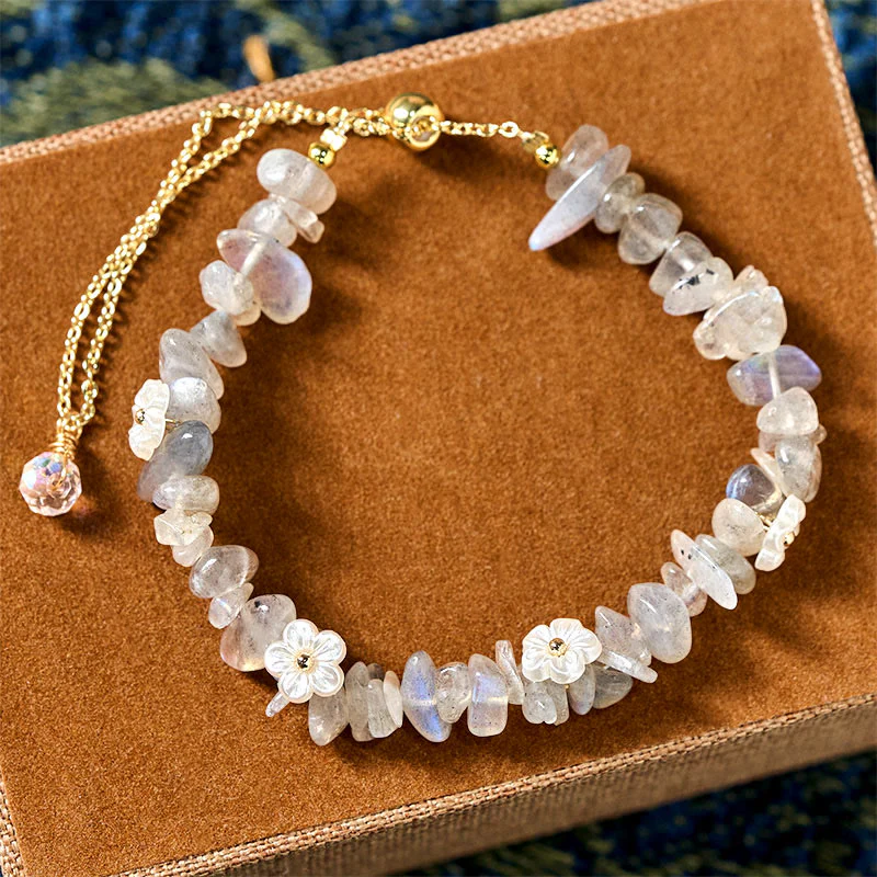 Bracciale Buddha Stones con design a fiore di cristallo irregolare e ametista e cristallo bianco - Image 18