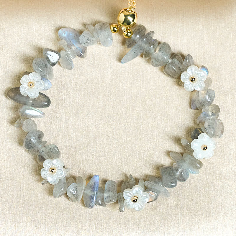 Bracciale Buddha Stones con design a fiore di cristallo irregolare e ametista e cristallo bianco - Image 20