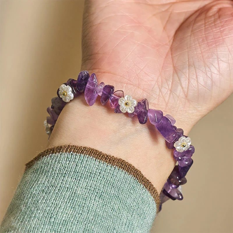 Bracciale Buddha Stones con design a fiore di cristallo irregolare e ametista e cristallo bianco - Image 6