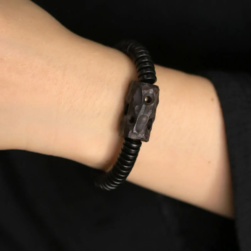 Bracciale Buddha Stones in legno di ebano, rame e ottone con fori per l'equilibrio - Image 5