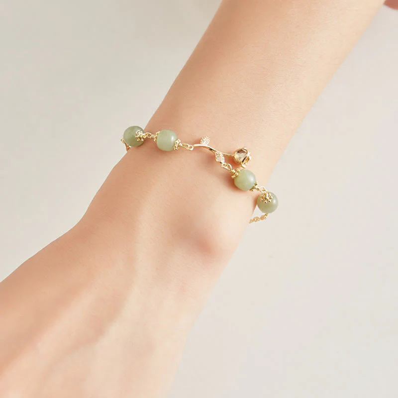 Bracciale con catena portafortuna in giada Hetian placcata in oro 14K con fiore di rosa dorata e Buddha Stones - Image 10
