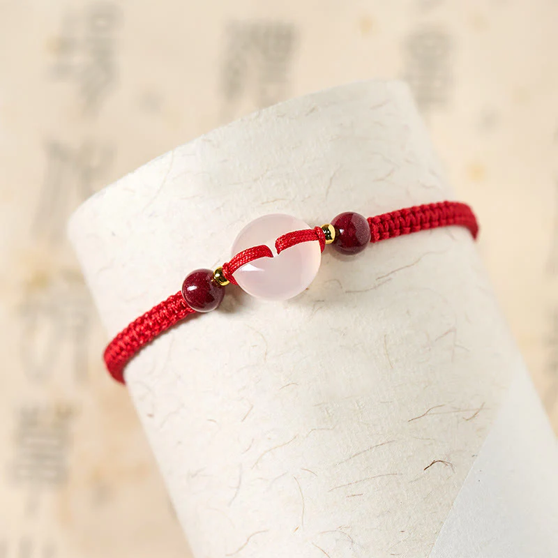 Bracciale con nodo piatto in agata bianca, Buddha Stones della pace, nodo diamantato e cordino rosso - Image 25