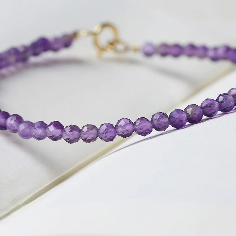 Bracciale di consapevolezza spirituale in rame placcato oro 14k con perline ultrasottili in ametista naturale da 3 mm Buddha Stones - Image 11