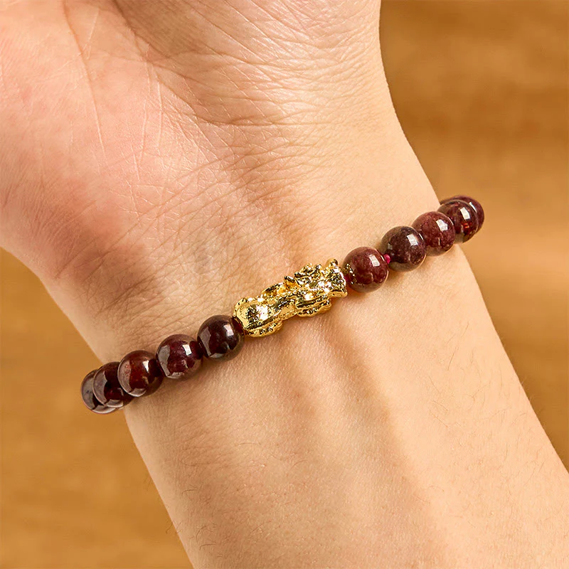Bracciale di protezione PiXiu con perle di granato naturale Buddha Stones - Image 3