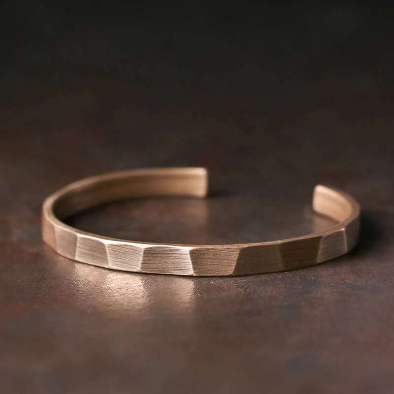 Bracciale regolabile con polsino in rame con design rustico vintage Wealth - Image 6