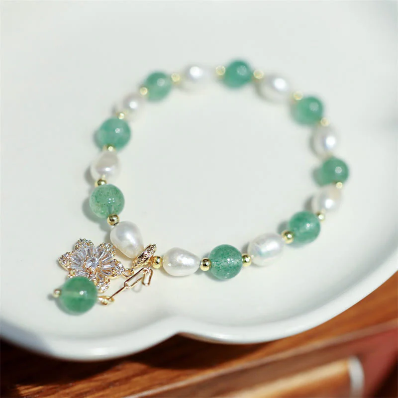 Braccialetto con ciondolo a forma di fiore di perla di quarzo fragola verde naturale Buddha Stones