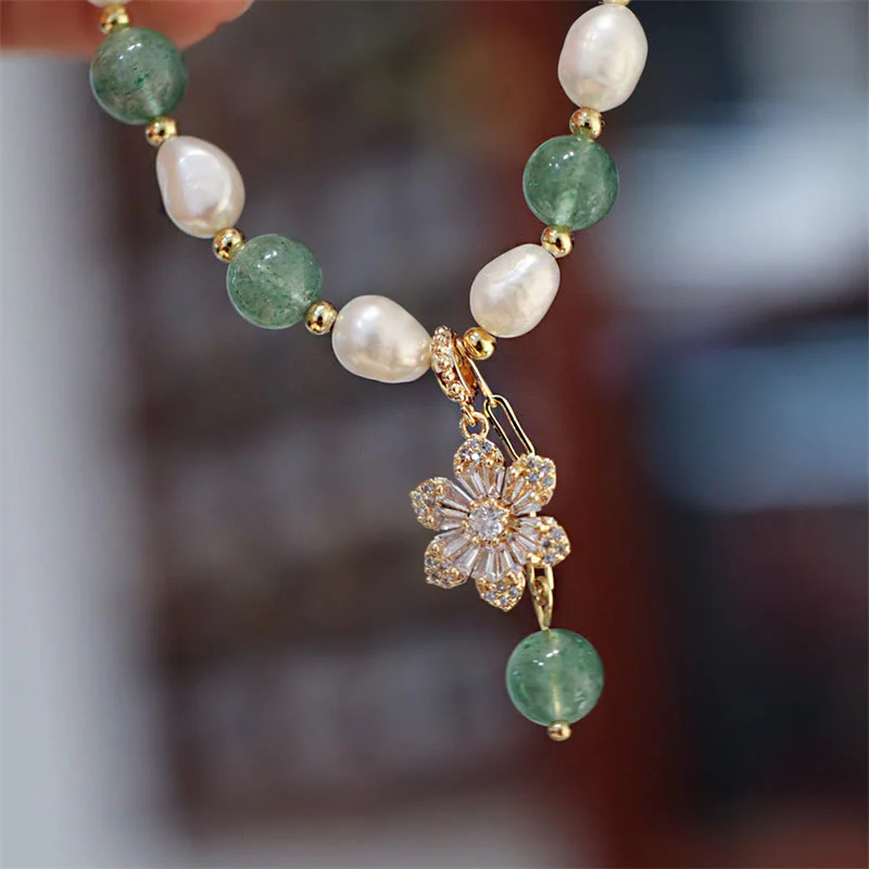 Braccialetto con ciondolo a forma di fiore di perla di quarzo fragola verde naturale Buddha Stones - Image 2