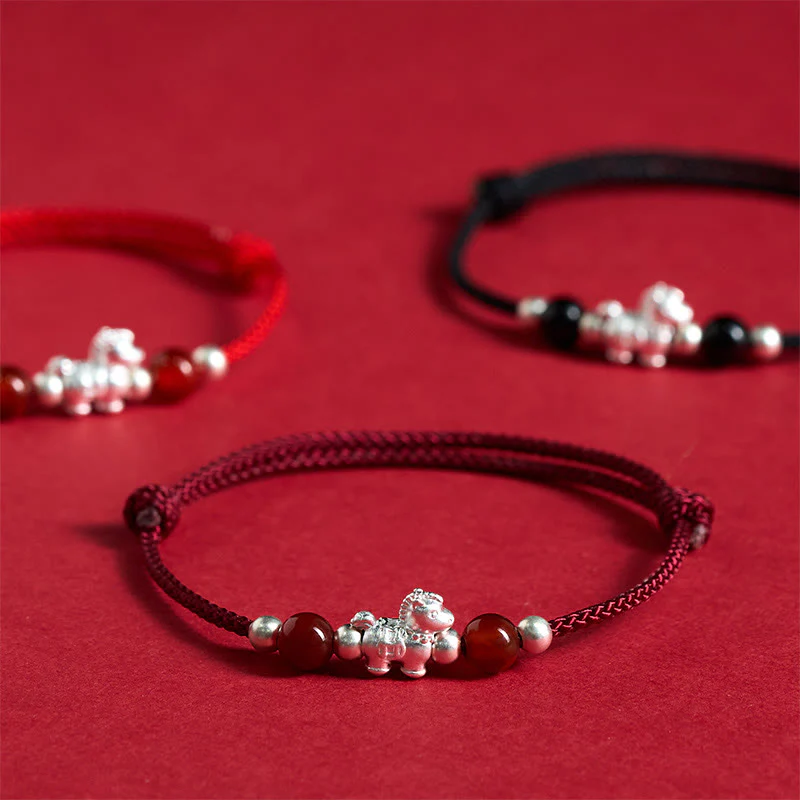 Braccialetto con cordino della prosperità dell'anno del cavallo in argento sterling 999 con agata rossa e Buddha Stones