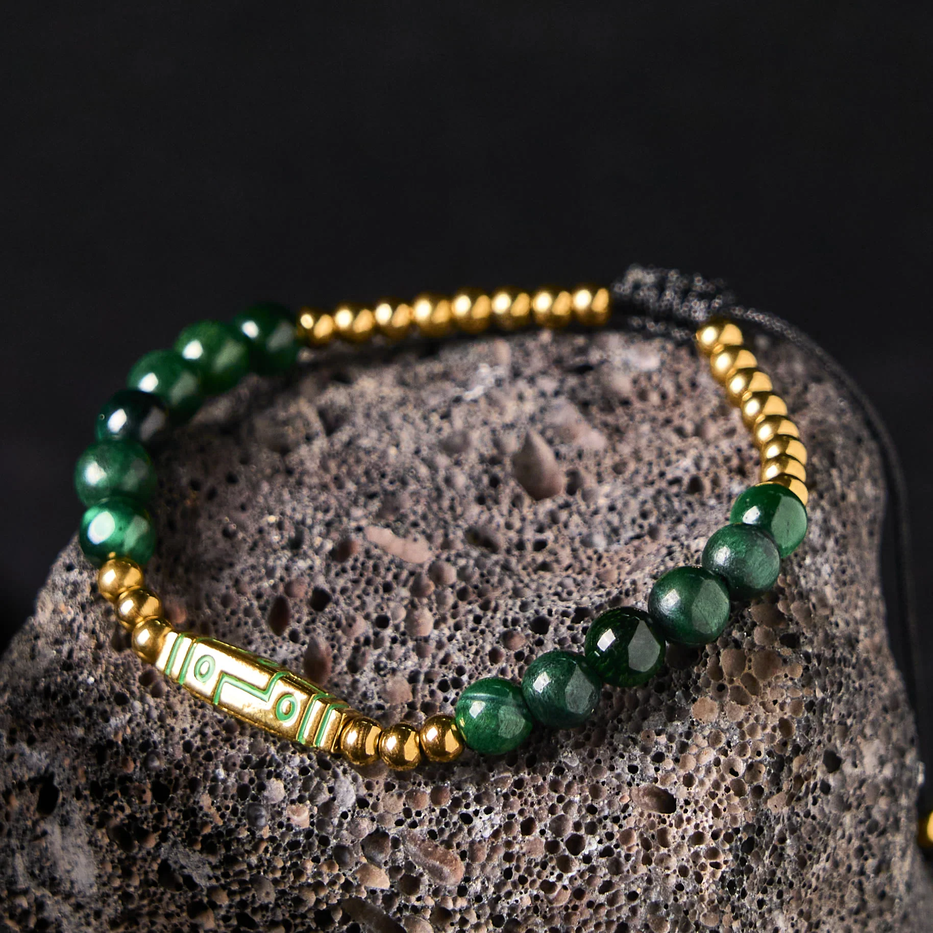 Braccialetto con perline di coraggio in occhio di tigre con motivo a osso e Buddha Stones - Image 11