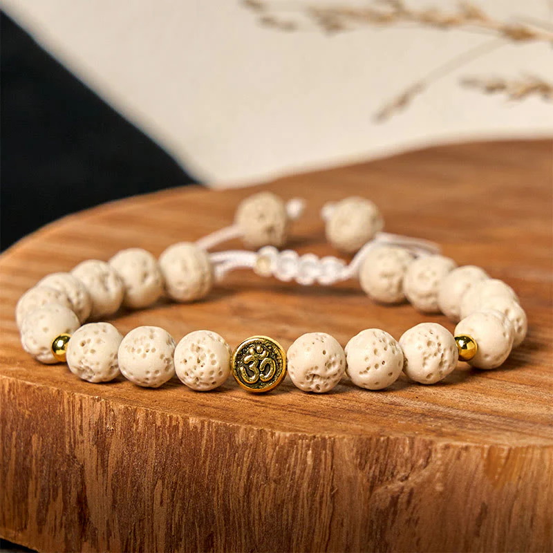 Braccialetto di guarigione calma con simbolo Om e pietre di lava bianca Buddha Stones - Image 3