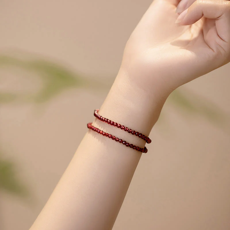 Braccialetto di protezione con perline ultrasottili di granato naturale piccolo da 3 mm Buddha Stones - Image 10