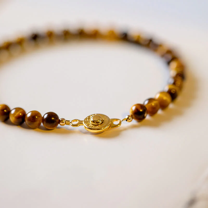 Braccialetto di protezione del coraggio in pietra naturale occhio di tigre placcato oro 14K Buddha Stones - Image 4