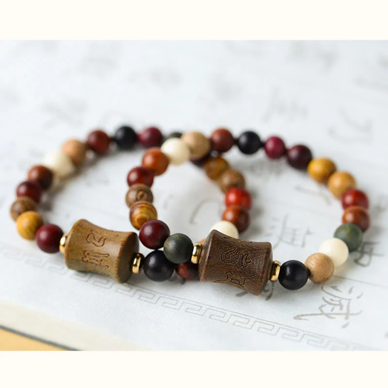 Braccialetto di protezione multicolore in legno di sandalo tibetano Om Mani Padme Hum - Image 12