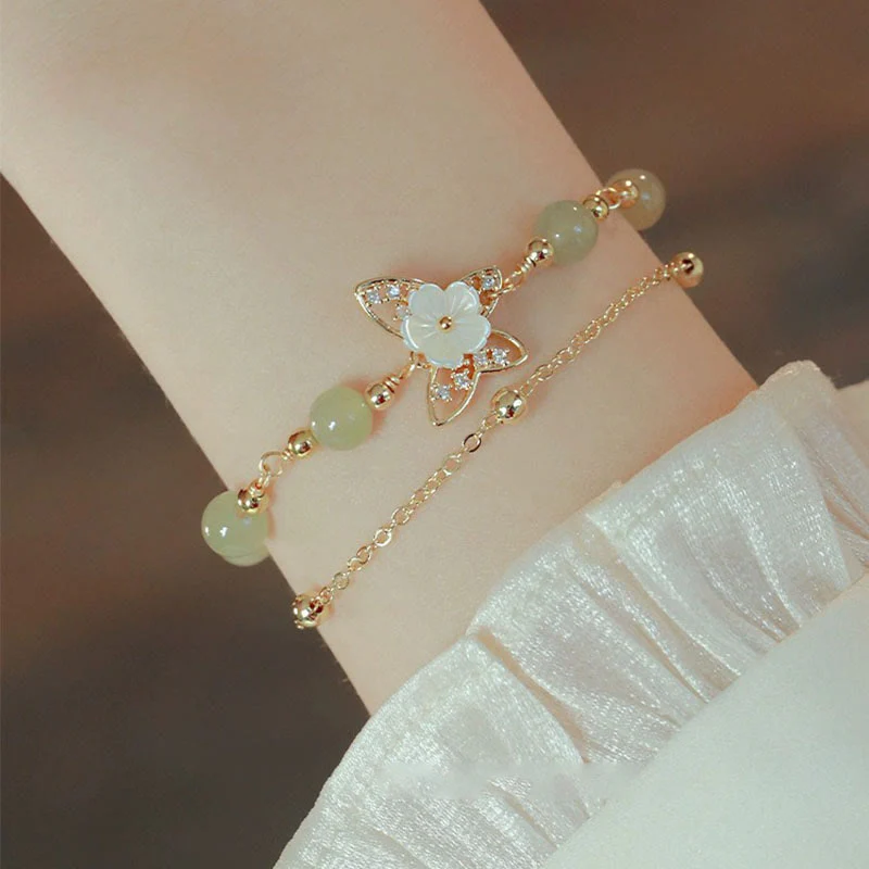 Braccialetto portafortuna a doppio strato con fiore in pietra tridacna a farfalla in giada placcato oro 14K Buddha Stones