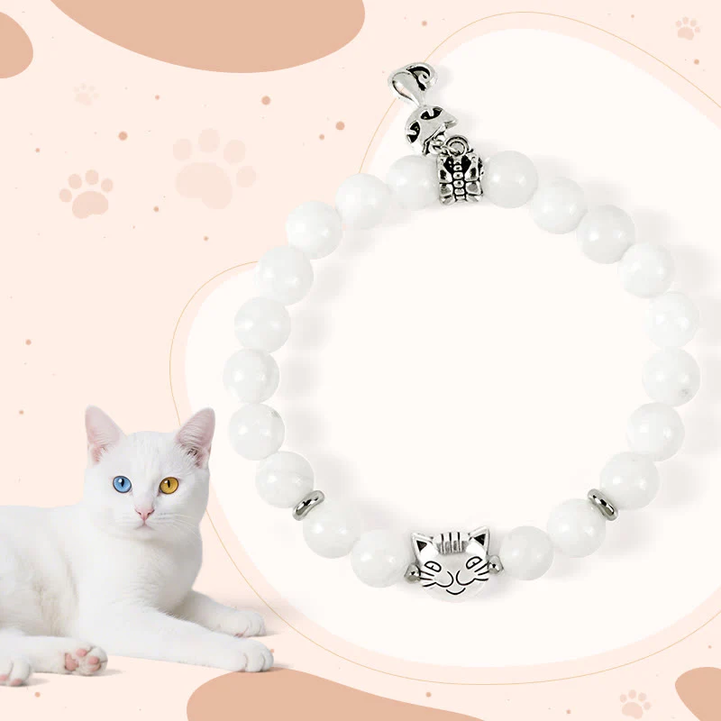 Braccialetto positivo con perline di calcedonio bianco naturale Buddha Stones White Cat