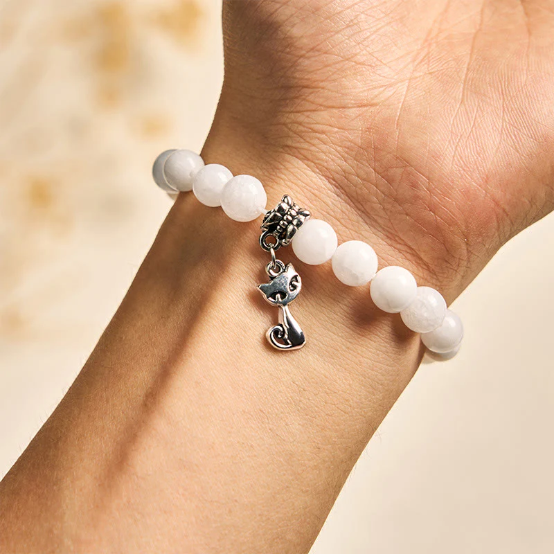 Braccialetto positivo con perline di calcedonio bianco naturale Buddha Stones White Cat - Image 5