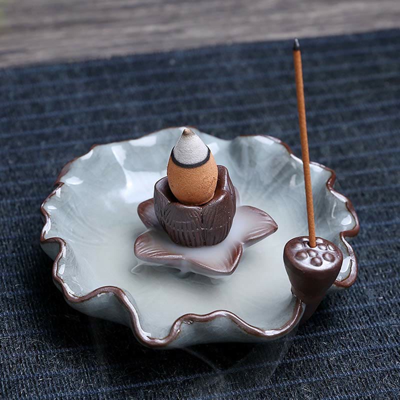 Bruciatore di incenso spirituale a riflusso quadrato in ceramica con fiore di prugna di loto