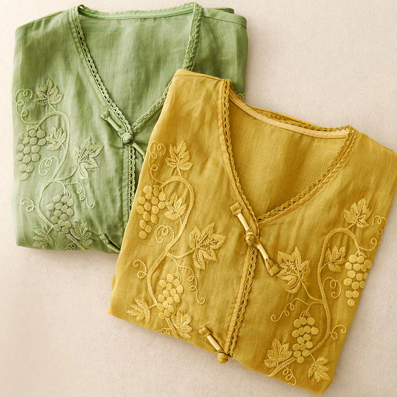 Buddha Stones Camicia da donna in cotone con maniche a tre quarti, motivo a uva ricamata, design in pizzo e bottoni a rana - Image 16