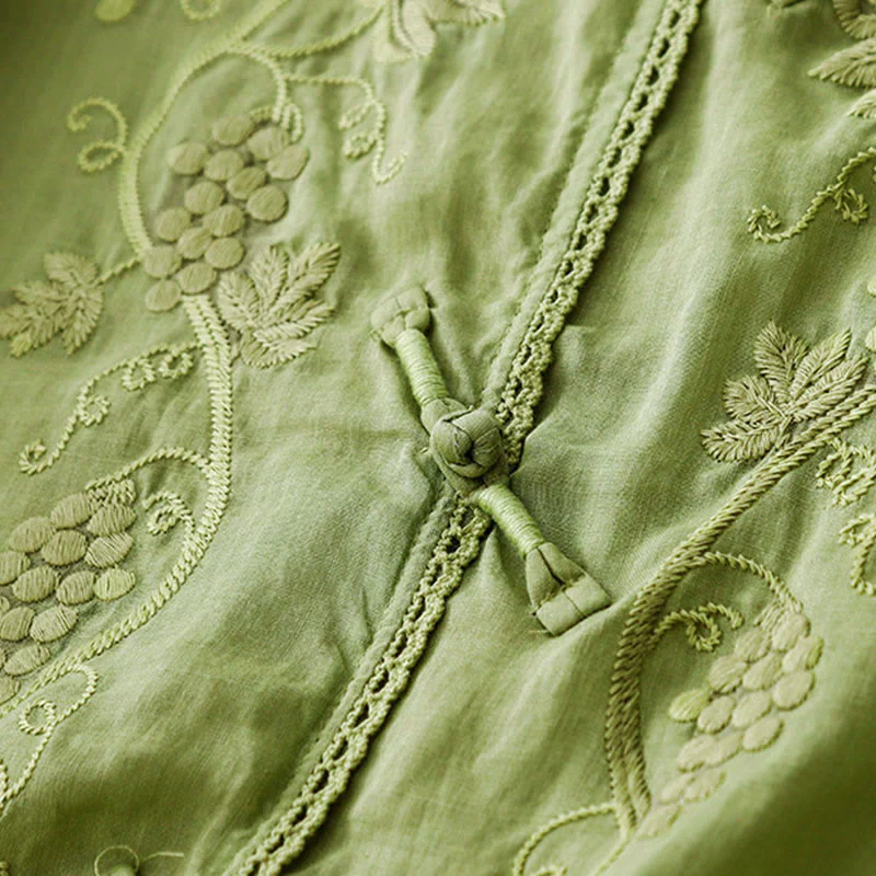 Buddha Stones Camicia da donna in cotone con maniche a tre quarti, motivo a uva ricamata, design in pizzo e bottoni a rana - Image 2