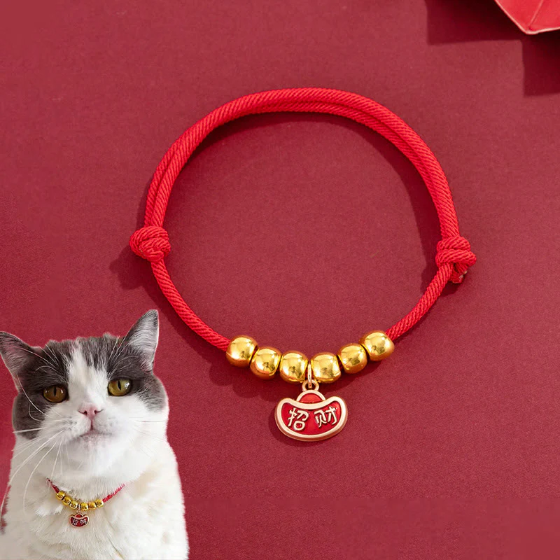 Buddha Stones Collare regolabile per cani e gatti con perline rosse e scritta Yuanbao Fu, simbolo di protezione per animali domestici.