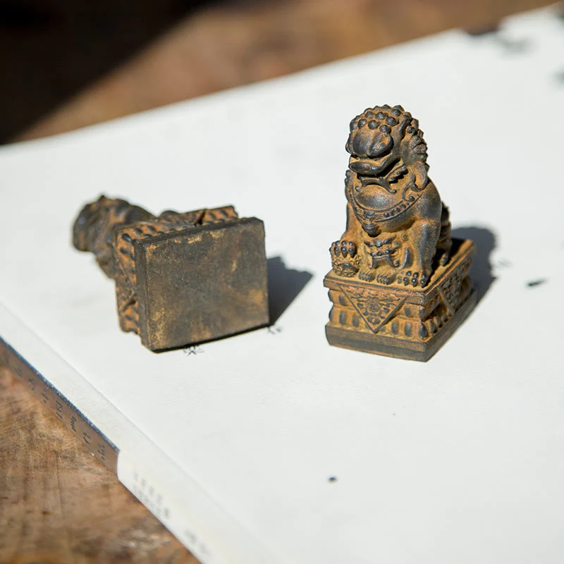 Buddha Stones fatte a mano Leone Fu Foo Cani Polvere di ferro Ruggine Statua in resina fusa Allontana il male Protezione Decorazione per la casa - Image 31