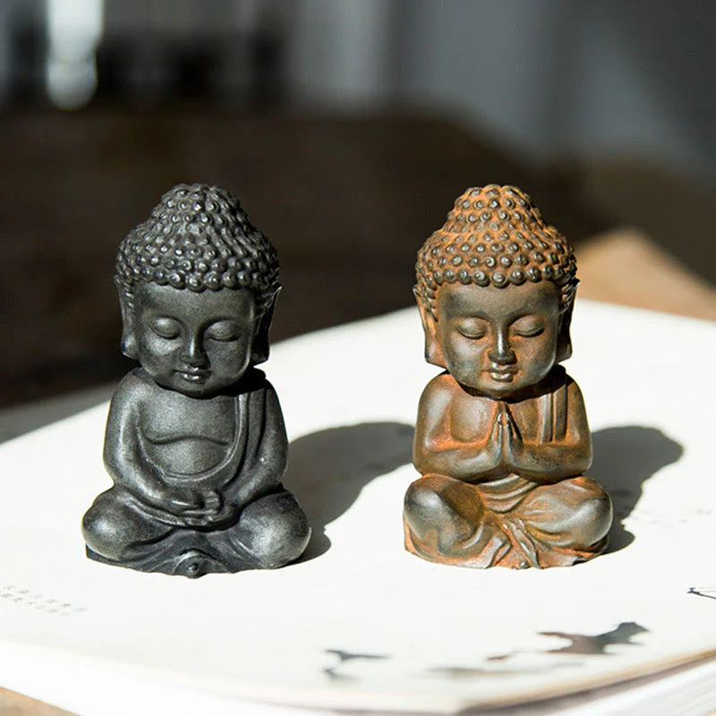 Buddha Stones fatte a mano Piccolo Buddha Sakyamuni in polvere di ferro Statua in resina fusa ruggine Decorazione - Image 21