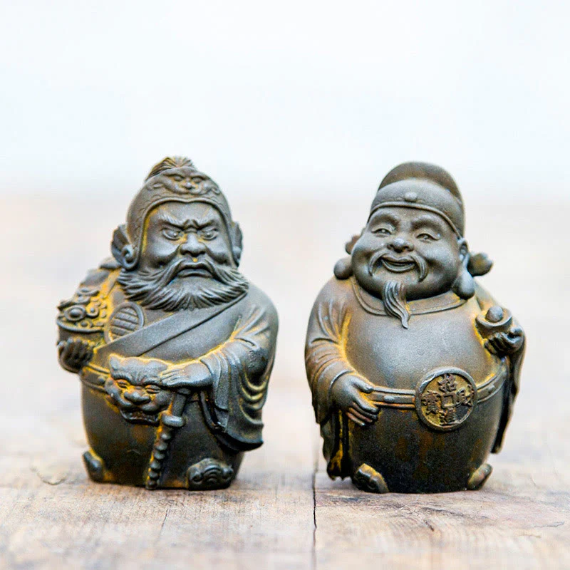 Buddha Stones Fatto a mano Letterario Militare Dio della Ricchezza Polvere di Ferro Ruggine Statua in Resina Decorazione per la Casa