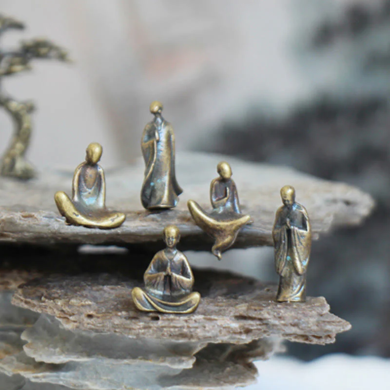 Buddha Stones Mini Buddha da Meditazione Monaco di Metallo Serenità Decorazione per la Casa - Image 4