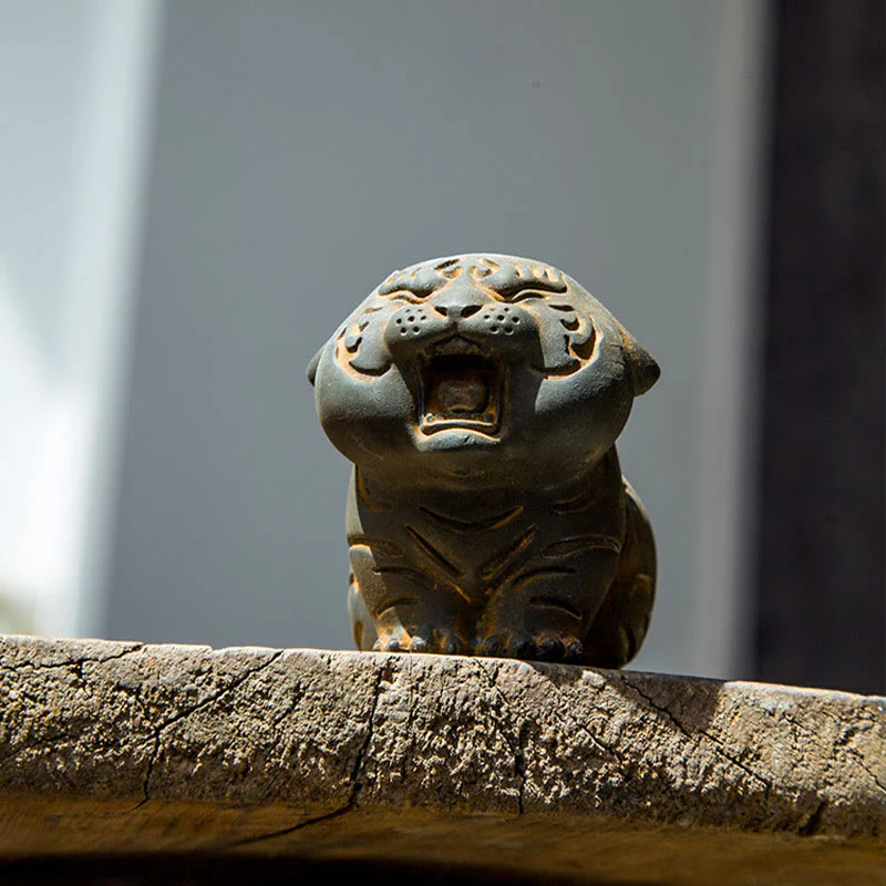 Buddha Stones Mini Carino Tigre Ferro Polvere Ruggine Statua Resina Decorazione Casa - Image 3