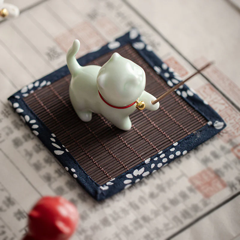 Buddha Stones Mini Lucky Cat Kitten Tea Pet Ceramica Casa Scrivania Figurina Decorazione Con Tappetino Di Bambù - Image 15
