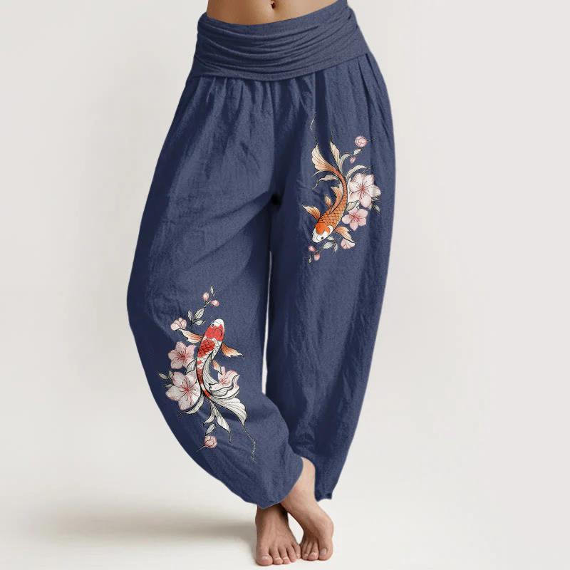 Buddha Stones Pantaloni harem da donna in cotone con elastico in vita e fantasia di carpe koi e fiori di pesco rosa.