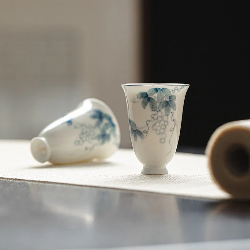 Buddha Stones Piccola tazza da tè in ceramica dipinta a mano con uva Tazza da tè Kung Fu 30 ml