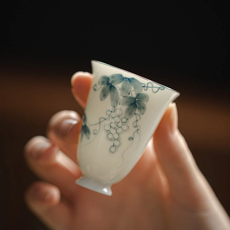 Buddha Stones Piccola tazza da tè in ceramica dipinta a mano con uva Tazza da tè Kung Fu 30 ml - Image 3