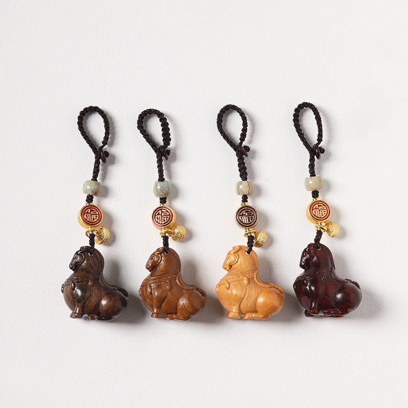 Buddha Stones Portachiavi con piccola foglia di sandalo rosso e vari tipi di sandalo, simbolo dell'anno del cavallo Fu - Image 23