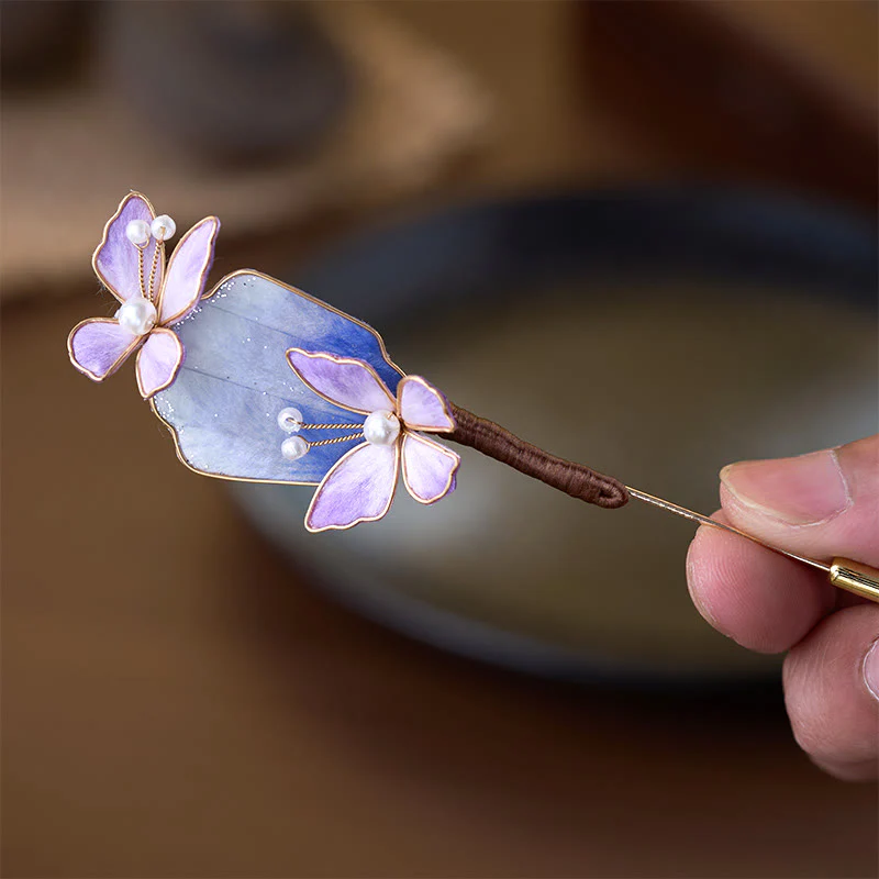 Buddha Stones Spilla a forma di farfalla viola con fiore in velluto di seta fatto a mano - Image 3