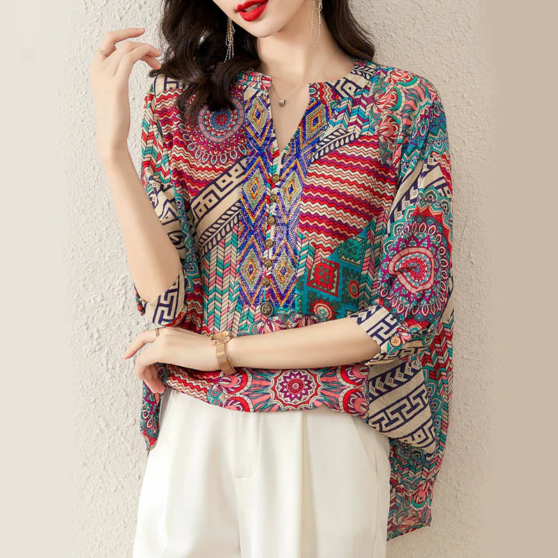 Camicia con mezza abbottonatura e mandala geometrico da donna Buddha Stones - Image 8