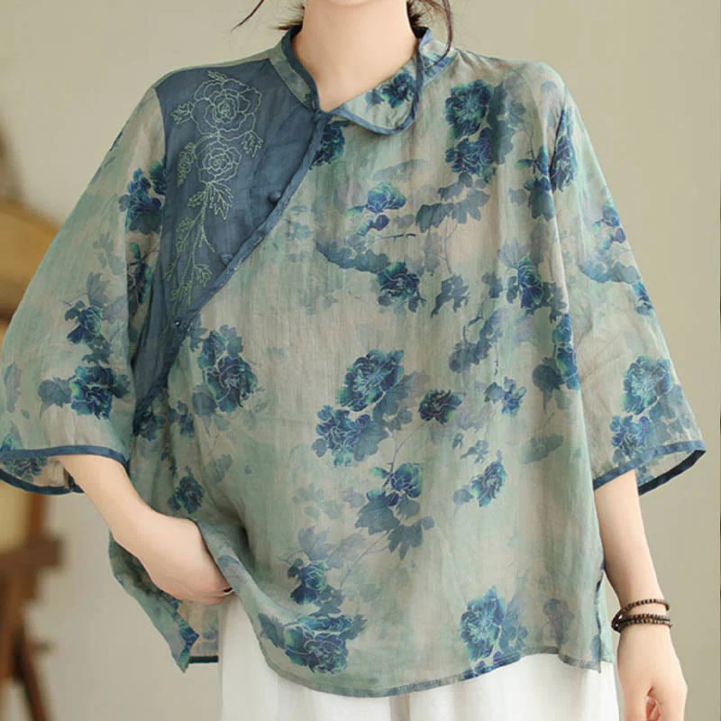 Camicia in lino ramiè con maniche a tre quarti e motivo floreale blu Jacaranda di Buddha Stones, TAGLIA COMODA - Image 4