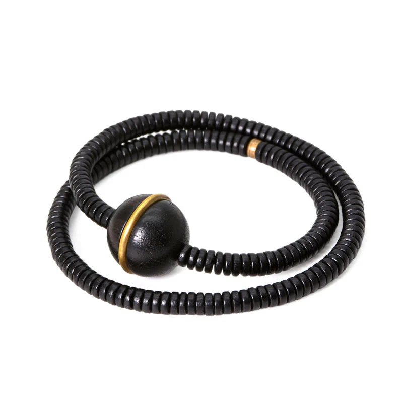 Collana con bracciale a doppio giro in Buddha Stones, in legno di ebano, in ottone e rame, con sfera di equilibrio cubica - Image 13