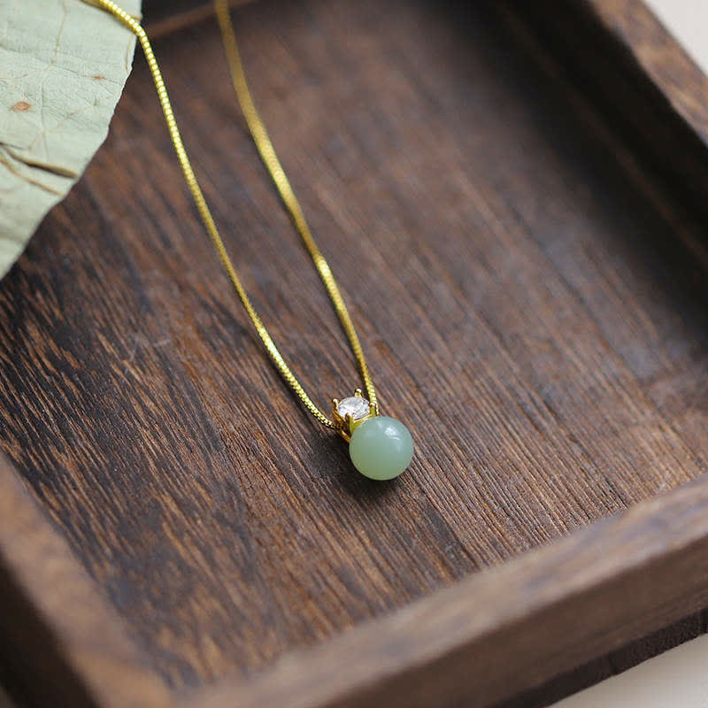 Collana con ciondolo a catena con perline portafortuna in giada Buddha Stones