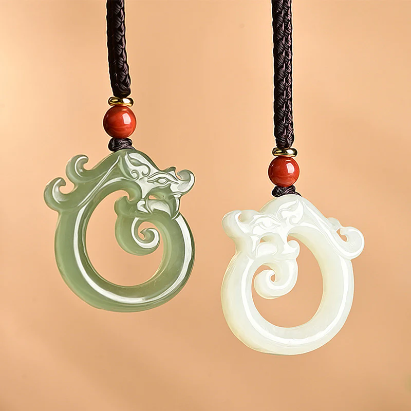 Collana con ciondolo a corda con protezione del drago in giada bianca e giada Buddha Stones