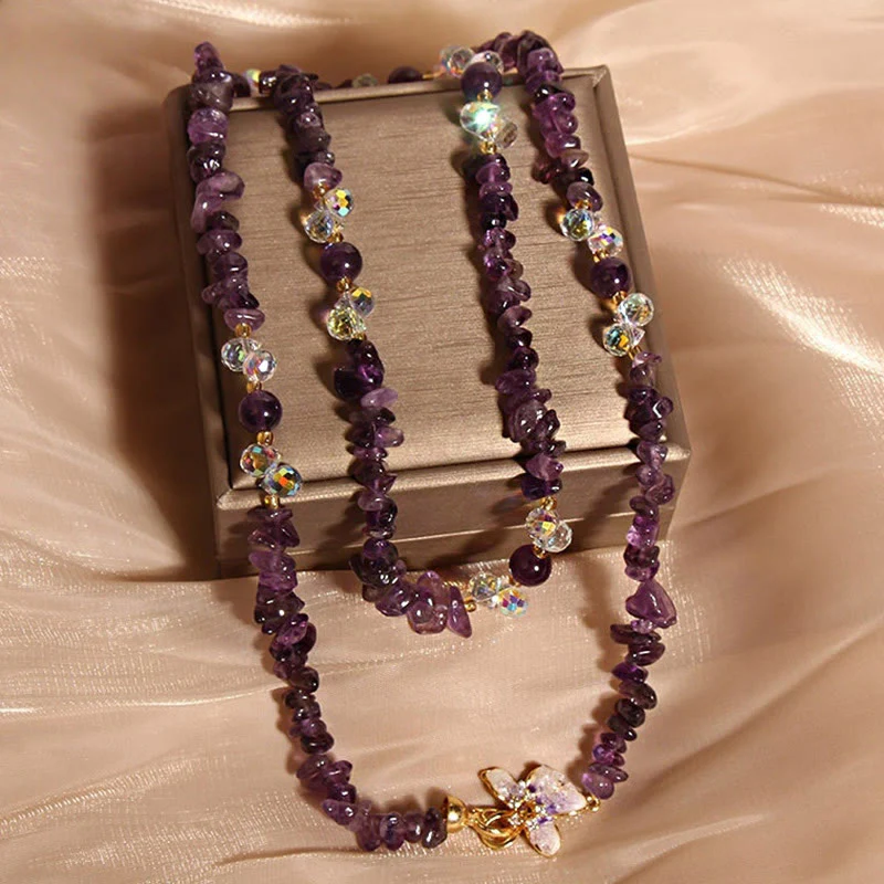 Collana con ciondolo a forma di farfalla, fiore, ametista, quarzo fragola e pietre Buddha Stones. - Image 2