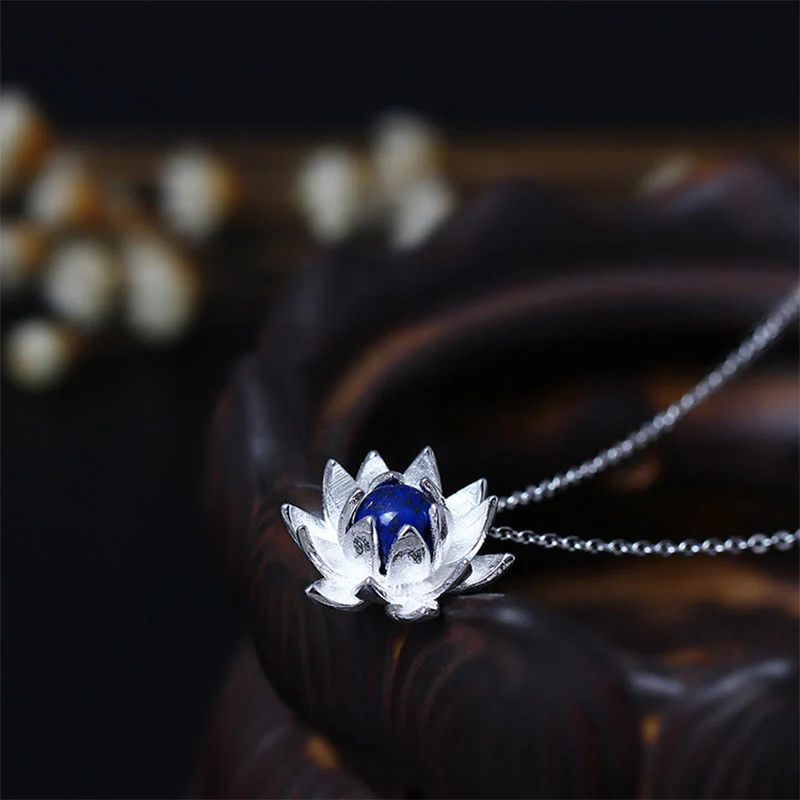 Collana con ciondolo a forma di fiore di loto in argento sterling 925, lapislazzuli e Buddha Stones, per la cura di sé